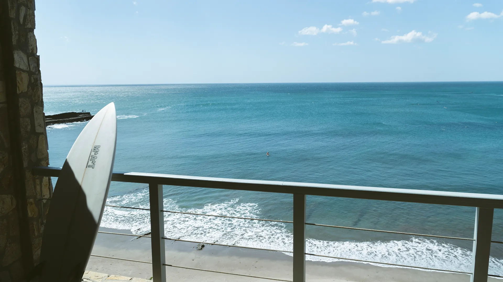 Magnific Rock – Studio – Balcony with Ocean View